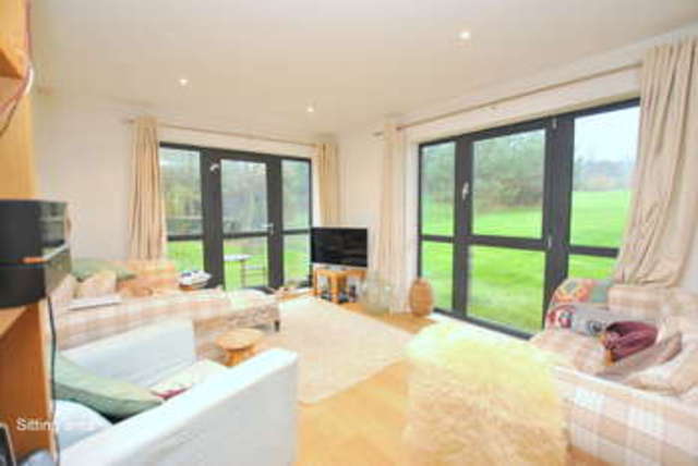  Image of 2 bedroom Flat to rent in The Belvederes Hornbeam Road Reigate RH2 at Hornbeam Road  South Park, RH2 7LG