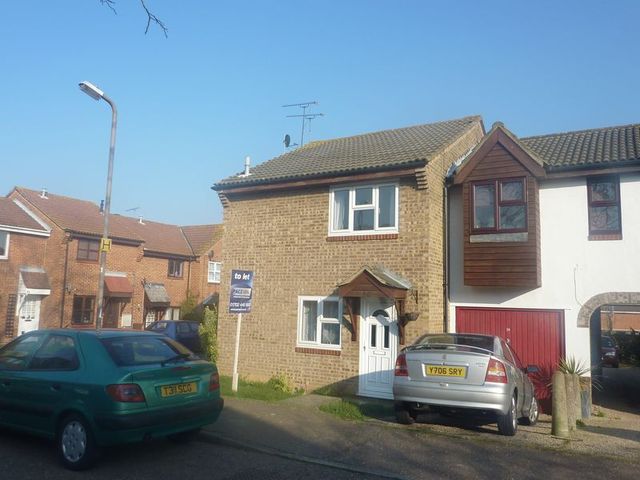  Image of 1 bedroom Terraced house to rent in The Bentleys Southend-on-Sea SS2 at The Bentleys  Southend-On-Sea, SS2 6UJ