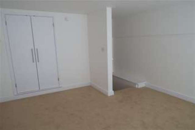  Image of 1 bedroom Flat to rent in Lee Street Leicester LE1 at Leicester, LE1 3AH