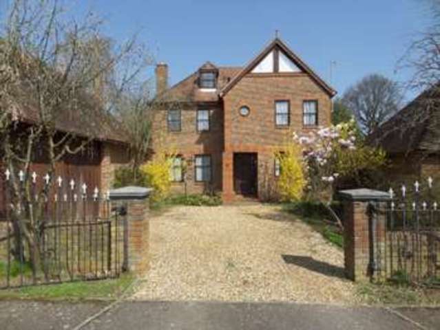  Image of 5 bedroom Detached house for sale in The Meadway Loughton Milton Keynes MK5 at Milton Keynes, MK5 8AN