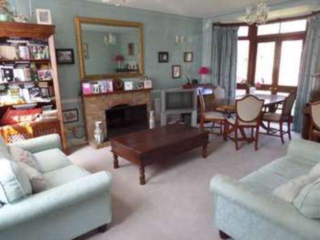  Image of 5 bedroom Detached house for sale in The Meadway Loughton Milton Keynes MK5 at Milton Keynes, MK5 8AN