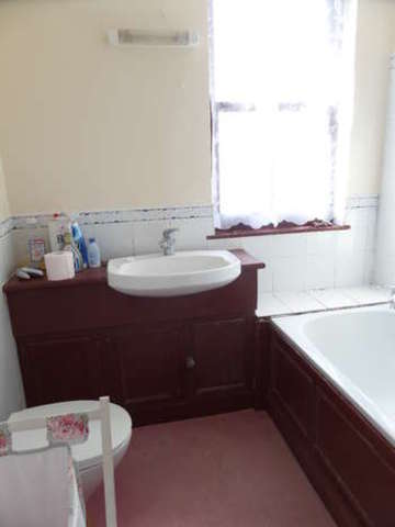  Image of 5 bedroom Detached house for sale in The Meadway Loughton Milton Keynes MK5 at Milton Keynes, MK5 8AN