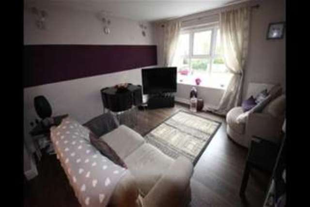  Image of 2 bedroom Flat to rent in The Pines Sale M33 at Sale, M33 3SW