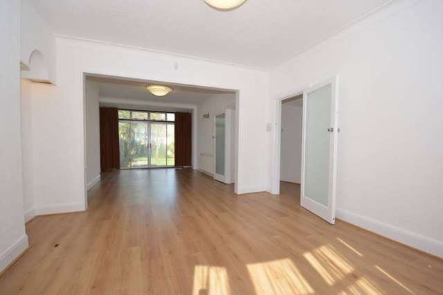  Image of 3 bedroom Semi-Detached house to rent in The Ridgeway London N11 at The Ridgeway Friern Barnet London, N11 3LG