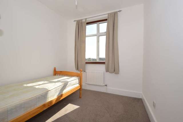  Image of 3 bedroom Semi-Detached house to rent in The Ridgeway London N11 at The Ridgeway Friern Barnet London, N11 3LG