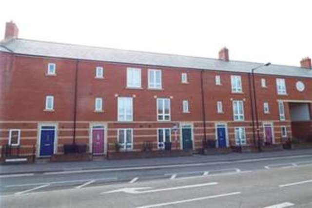  Image of 4 bedroom Property to rent in Summer House Terrace Yeovil BA20 at Yeovil, BA20 1NL