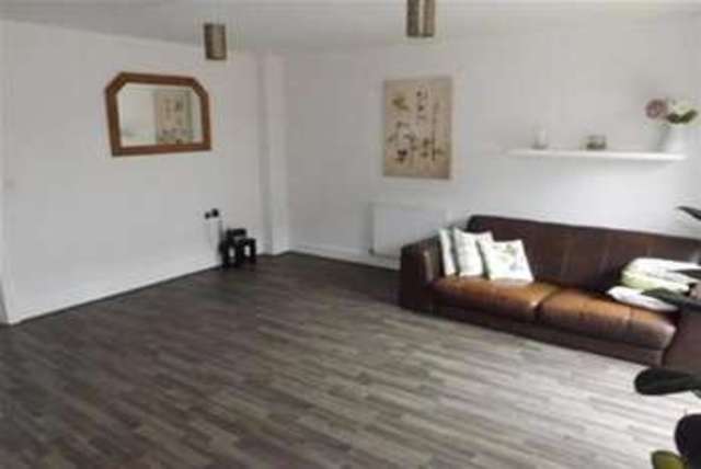  Image of 4 bedroom Property to rent in Summer House Terrace Yeovil BA20 at Yeovil, BA20 1NL