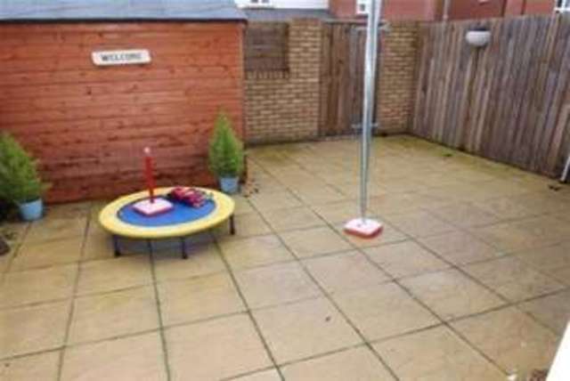  Image of 4 bedroom Property to rent in Summer House Terrace Yeovil BA20 at Yeovil, BA20 1NL