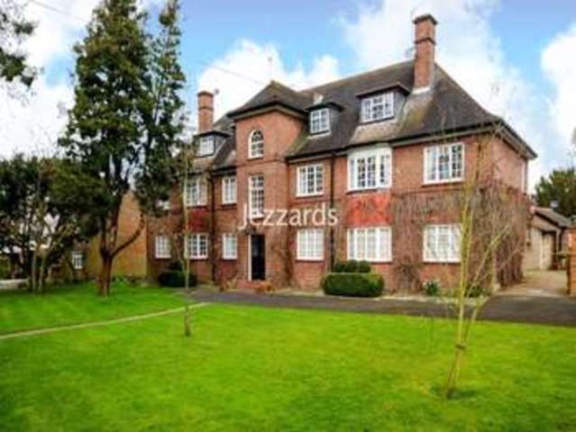  Image of 3 bedroom Flat for sale in Castle Way Feltham TW13 at Hanworth, TW13 7QQ