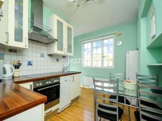  Image of 3 bedroom Flat for sale in Castle Way Feltham TW13 at Hanworth, TW13 7QQ