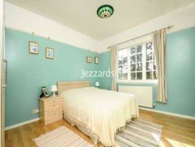  Image of 3 bedroom Flat for sale in Castle Way Feltham TW13 at Hanworth, TW13 7QQ