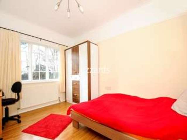  Image of 3 bedroom Flat for sale in Castle Way Feltham TW13 at Hanworth, TW13 7QQ