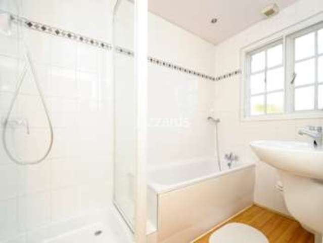 Image of 3 bedroom Flat for sale in Castle Way Feltham TW13 at Hanworth, TW13 7QQ
