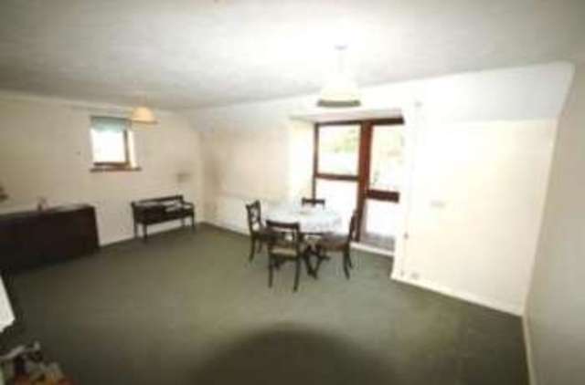  Image of 1 bedroom Retirement Property for sale in Tulip Court North Parade Horsham RH12 at North Parade Horsham Horsham, RH12 2RL