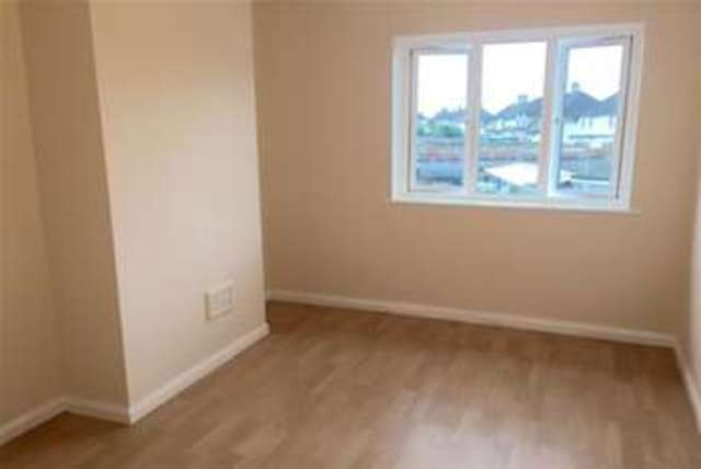  Image of 3 bedroom Detached house to rent in Upminster Road South Rainham RM13 at Rainham, RM13 9AX