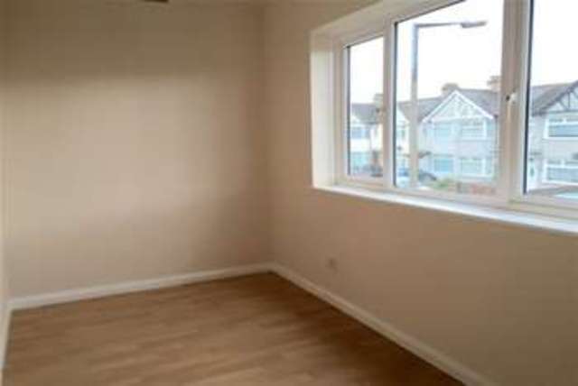  Image of 3 bedroom Detached house to rent in Upminster Road South Rainham RM13 at Rainham, RM13 9AX