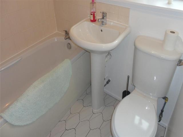  Image of 2 bedroom Flat to rent in Urquhart Terrace Aberdeen AB24 at City Centre Aberdeen Aberdeen, AB24 5NJ