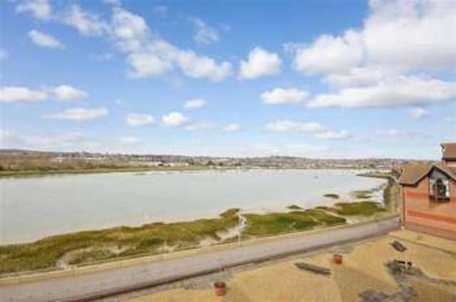  Image of 1 bedroom Flat for sale in Valetta Way Rochester ME1 at Rochester Kent Rochester, ME1 1TB