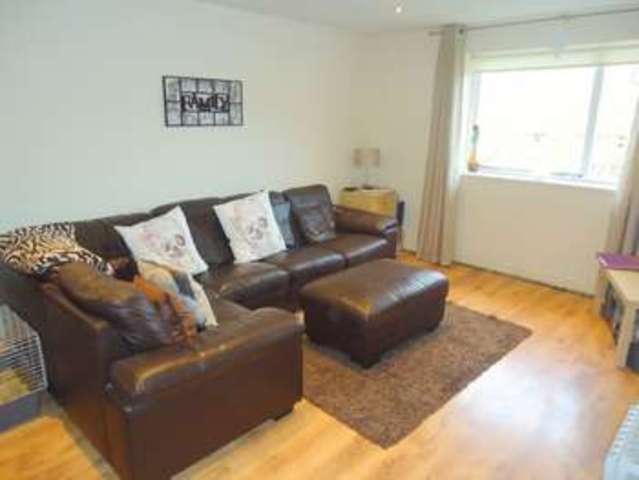  Image of 2 bedroom Flat for sale in Valley Green Hemel Hempstead HP2 at Valley Green  Hemel Hempstead, HP2 7RF