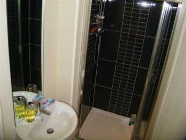  Image of 3 bedroom Property for sale in Pontarddulais Swansea SA4 at Vaughan Crescent Pontarddulais Pontarddulais, SA4 8BA