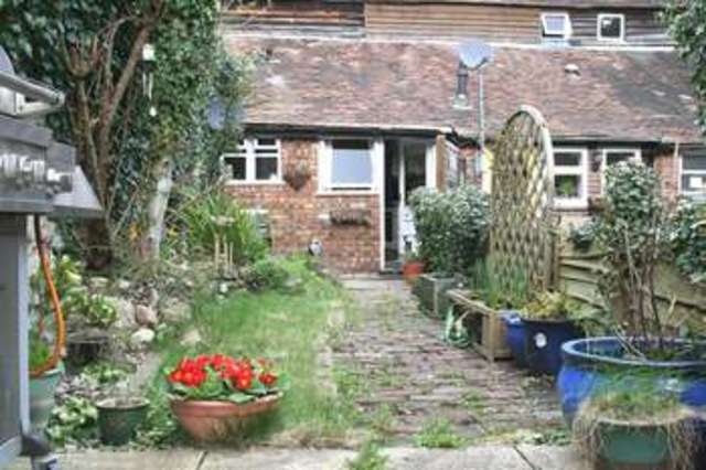  Image of 2 bedroom Property for sale in Vicarage Hill Westerham TN16 at Vicarage Hill Westerham Westerham, TN16 1TJ