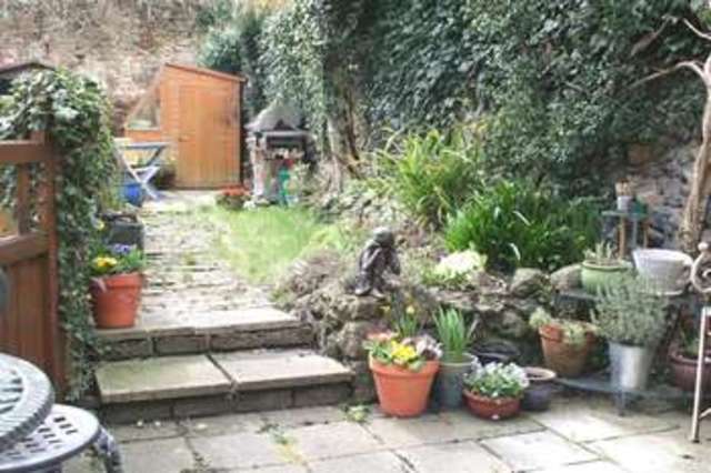  Image of 2 bedroom Property for sale in Vicarage Hill Westerham TN16 at Vicarage Hill Westerham Westerham, TN16 1TJ