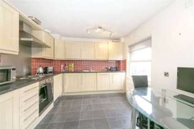  Image of 2 bedroom Flat to rent in Victoria Park Road London E9 at South Hackney London South Hackney, E9 7JJ