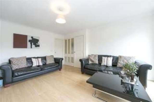  Image of 2 bedroom Flat to rent in Victoria Park Road London E9 at South Hackney London South Hackney, E9 7JJ