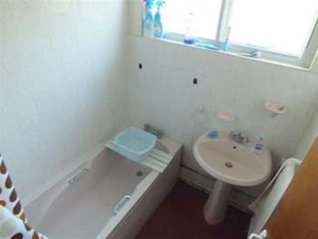  Image of 4 bedroom Property for sale in Victoria Road Trowbridge BA14 at Victoria Road Trowbridge Trowbridge, BA14 7LD