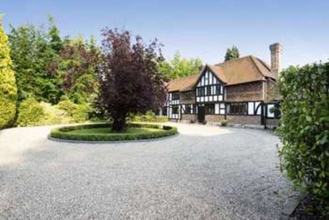  Image of 5 bedroom Detached house for sale in Hurst Drive Walton on the Hill Tadworth KT20 at Hurst Drive  Walton on the Hill, KT20 7QT