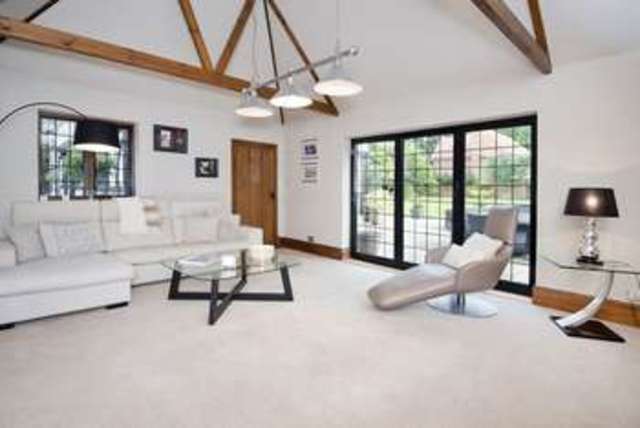  Image of 5 bedroom Detached house for sale in Hurst Drive Walton on the Hill Tadworth KT20 at Hurst Drive  Walton on the Hill, KT20 7QT