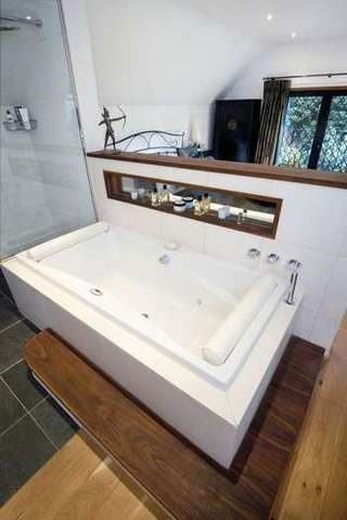  Image of 5 bedroom Detached house for sale in Hurst Drive Walton on the Hill Tadworth KT20 at Hurst Drive  Walton on the Hill, KT20 7QT