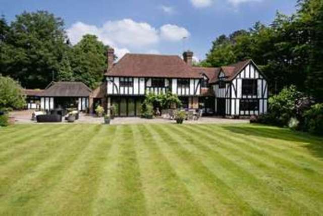 Image of 5 bedroom Detached house for sale in Hurst Drive Walton on the Hill Tadworth KT20 at Hurst Drive  Walton on the Hill, KT20 7QT