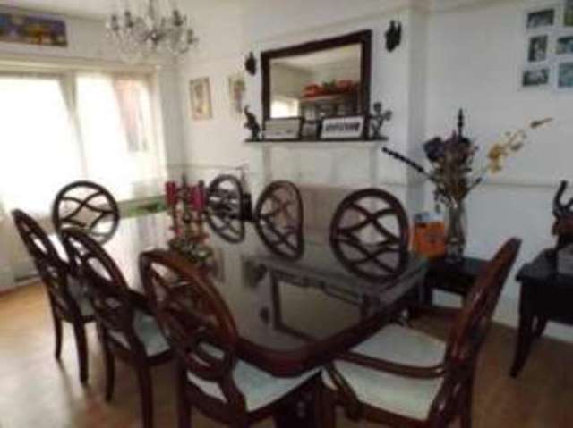  Image of 3 bedroom Terraced house for sale in Kingfisher Avenue London E11 at Wanstead  Wanstead, E11 2HT