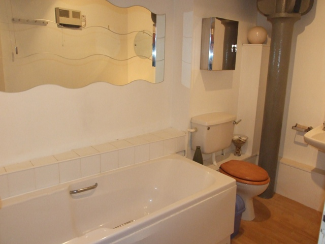  Image of 2 bedroom Apartment to rent in Kingston Street Hull HU1 at Kingston Street  Hull, HU1 2DZ