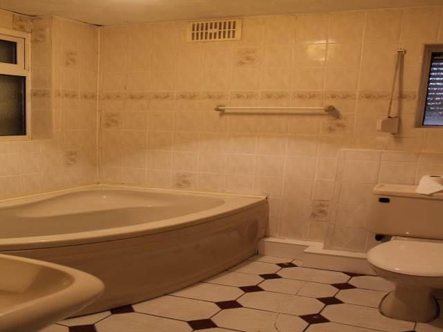  Image of 2 bedroom Detached house to rent in Warwick Road Tyseley Birmingham B11 at Tyseley Birimgham Olton, B11 2HA