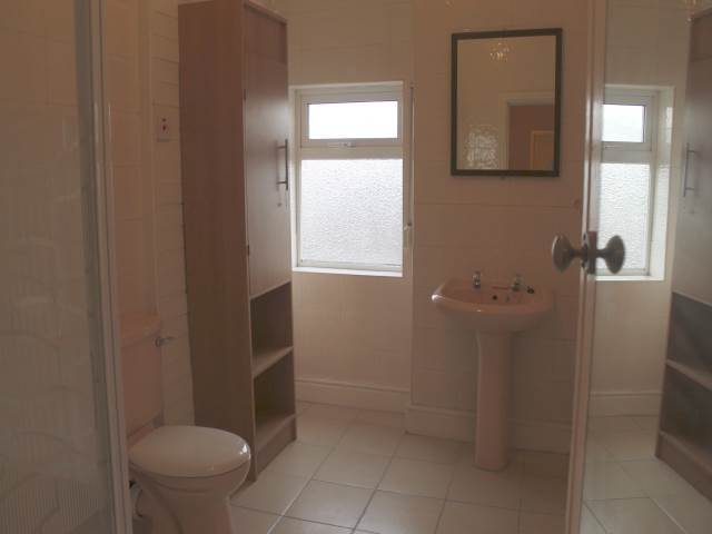  Image of 2 bedroom Detached house to rent in Warwick Road Tyseley Birmingham B11 at Tyseley Birimgham Olton, B11 2HA