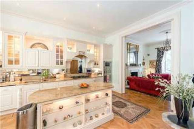  Image of 4 bedroom Flat for sale in Warwick Square London SW1V at London  Vauxhall Bridge, SW1V 2AA
