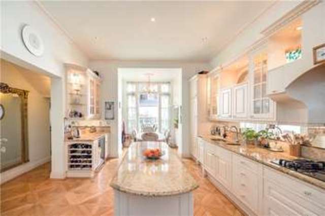  Image of 4 bedroom Flat for sale in Warwick Square London SW1V at London  Vauxhall Bridge, SW1V 2AA