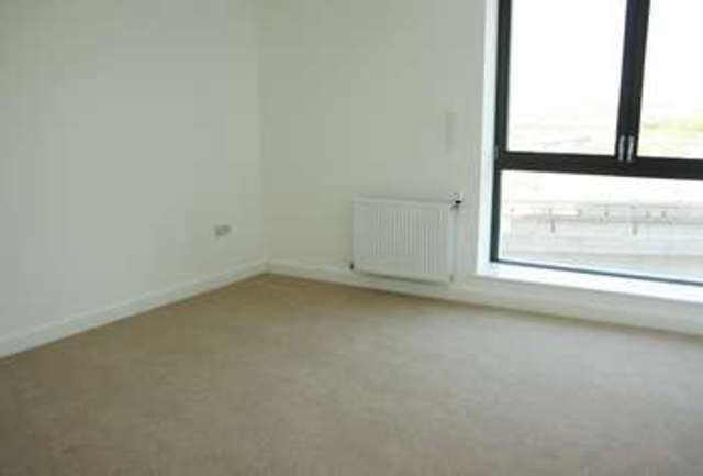  Image of 1 bedroom Flat to rent in Agnes George Walk London E16 at Connaught Heights  Royal Docks, E16 2FP