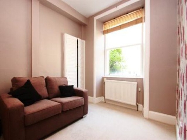  Image of 1 bedroom Flat to rent in Watson Crescent Edinburgh EH11 at Polwarth Edinburgh Morningside, EH11 1EX