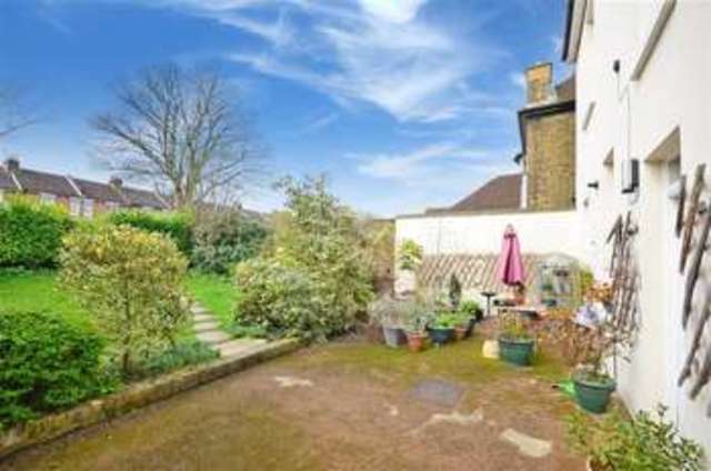  Image of 1 bedroom Flat for sale in Watts Avenue Rochester ME1 at Rochester Kent Rochester, ME1 1RX