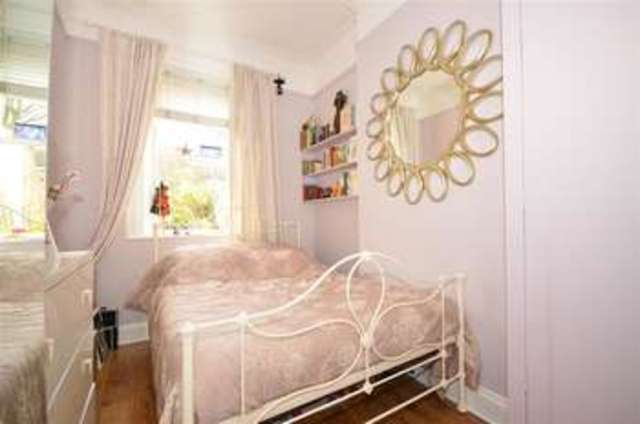  Image of 1 bedroom Flat for sale in Watts Avenue Rochester ME1 at Rochester Kent Rochester, ME1 1RX