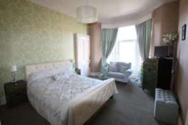  Image of 2 bedroom Flat for sale in Waverley Street Shawlands Glasgow G41 at Shawlands Glasgow Glasgow, G41 2DZ