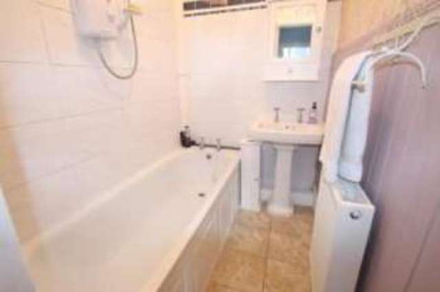  Image of 2 bedroom Flat for sale in Waverley Street Shawlands Glasgow G41 at Shawlands Glasgow Glasgow, G41 2DZ