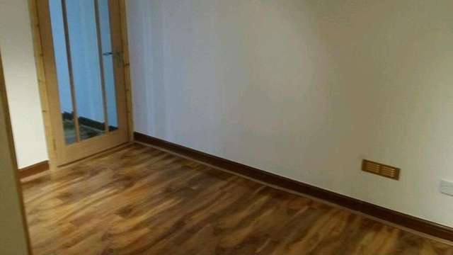 Image of Flat to rent in Wedderburn Road Barking IG11 at Wedderburn Road Creekmouth Barking, IG11 7XF
