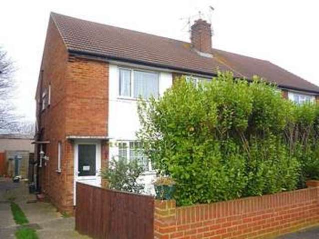  Image of 2 bedroom Flat for sale in Wellington Road Feltham TW14 at Wellington Road  Bedfont, TW14 9QX