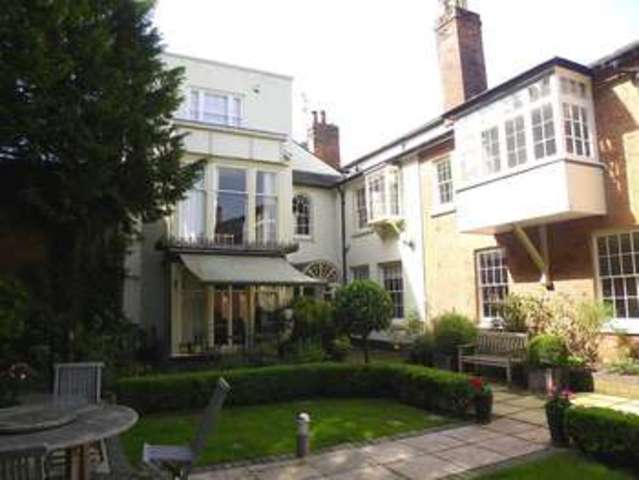  Image of 2 bedroom Detached house to rent in Kings Road Henley-on-Thames RG9 at Kings Road  Henley-On-Thames, RG9 2DF