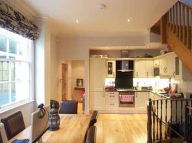  Image of 2 bedroom Detached house to rent in Kings Road Henley-on-Thames RG9 at Kings Road  Henley-On-Thames, RG9 2DF