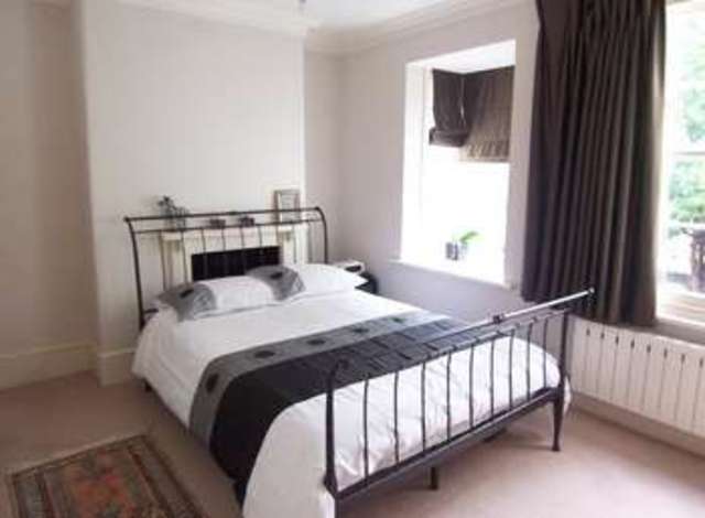  Image of 2 bedroom Detached house to rent in Kings Road Henley-on-Thames RG9 at Kings Road  Henley-On-Thames, RG9 2DF
